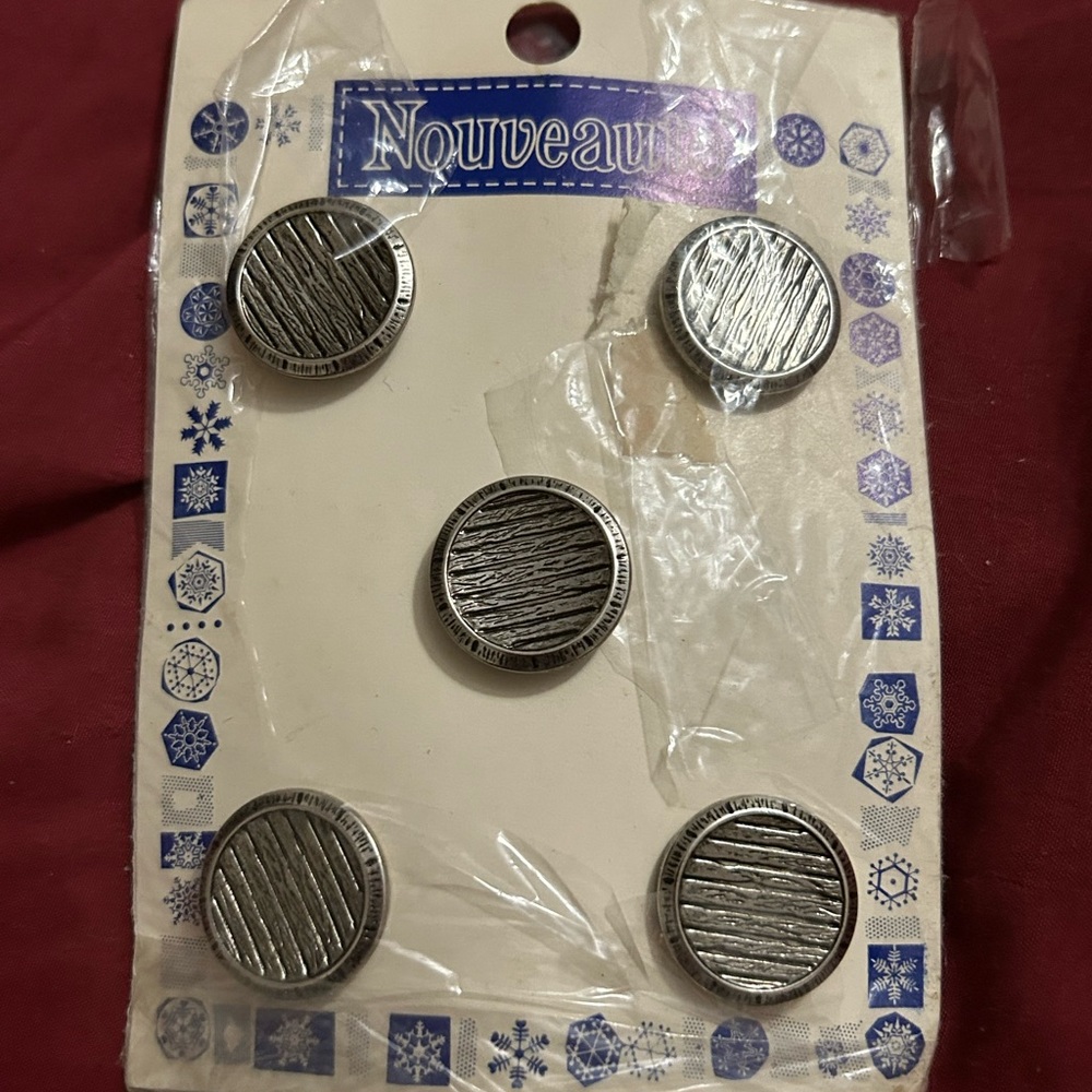 Vintage Nouveaute Silver Tone Sewing Buttons. New in package